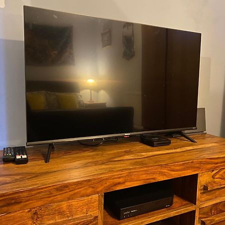 Quirky Town Centre Apartment With River Terrace Macclesfield Extérieur photo