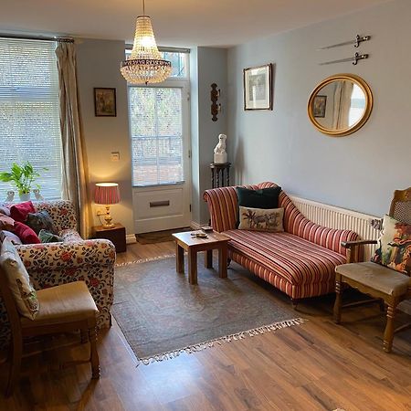 Quirky Town Centre Apartment With River Terrace Macclesfield Extérieur photo
