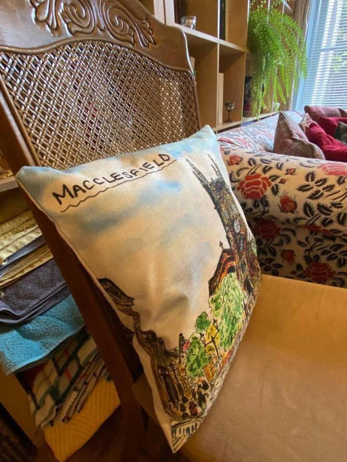 Quirky Town Centre Apartment With River Terrace Macclesfield Extérieur photo