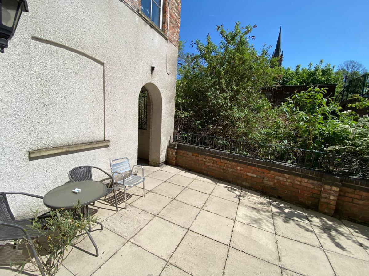 Quirky Town Centre Apartment With River Terrace Macclesfield Extérieur photo