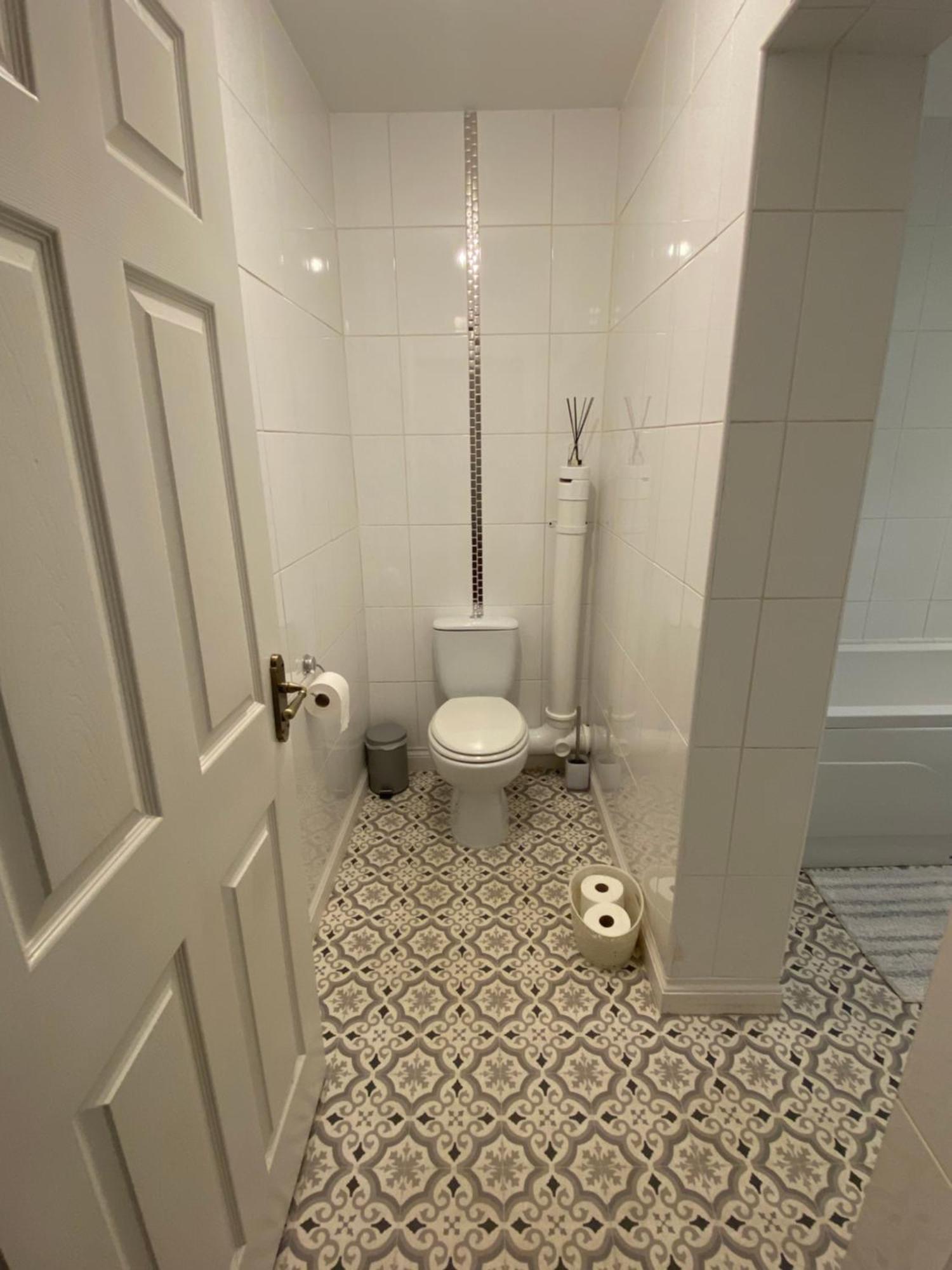 Quirky Town Centre Apartment With River Terrace Macclesfield Extérieur photo